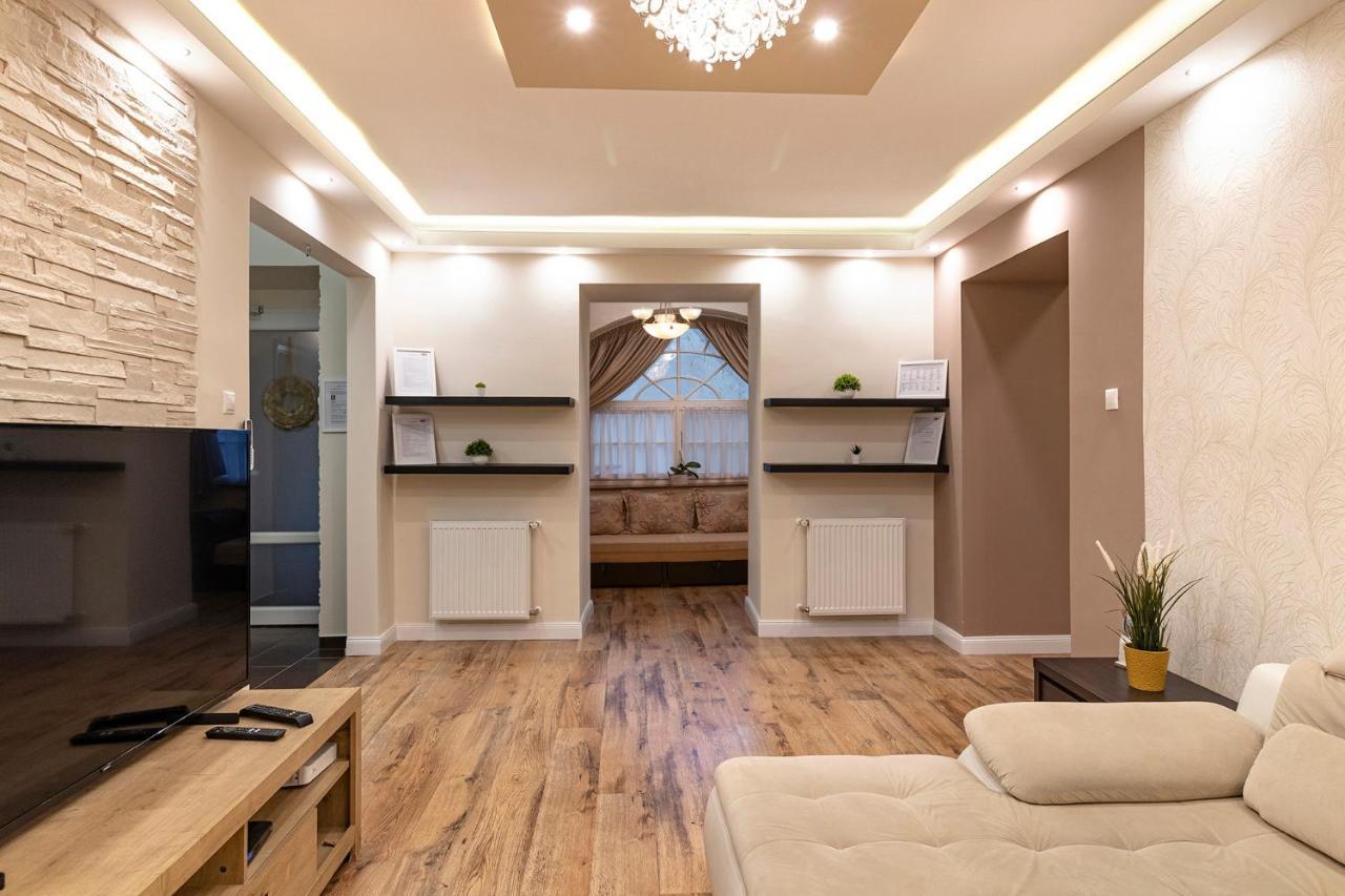 Cork Apartman Eger Exterior foto